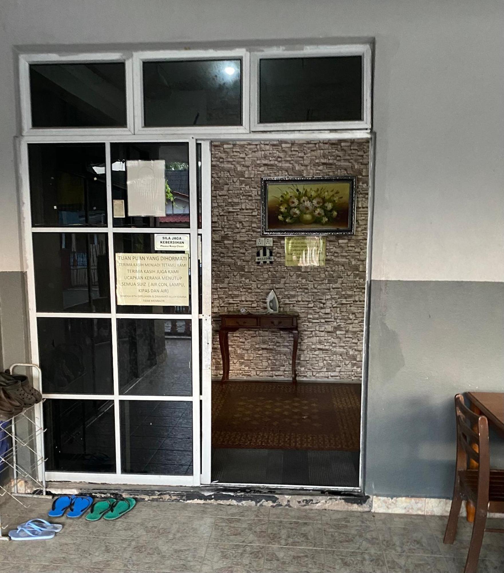 Roomstay Kuala Nerus Gated Parking - 6M To Beach & 15M To Drawbridge Куала Теренгану Екстериор снимка