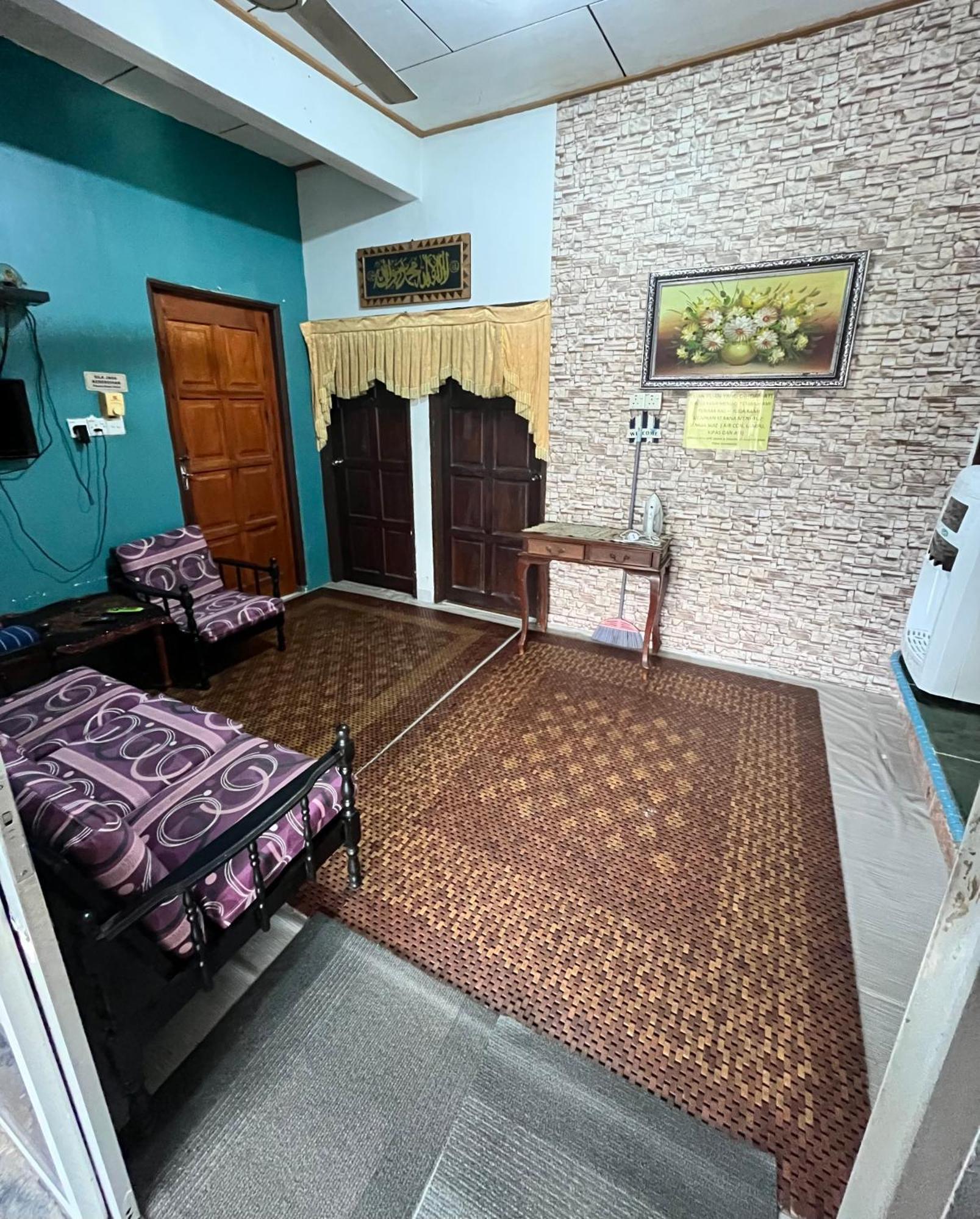 Roomstay Kuala Nerus Gated Parking - 6M To Beach & 15M To Drawbridge Куала Теренгану Екстериор снимка