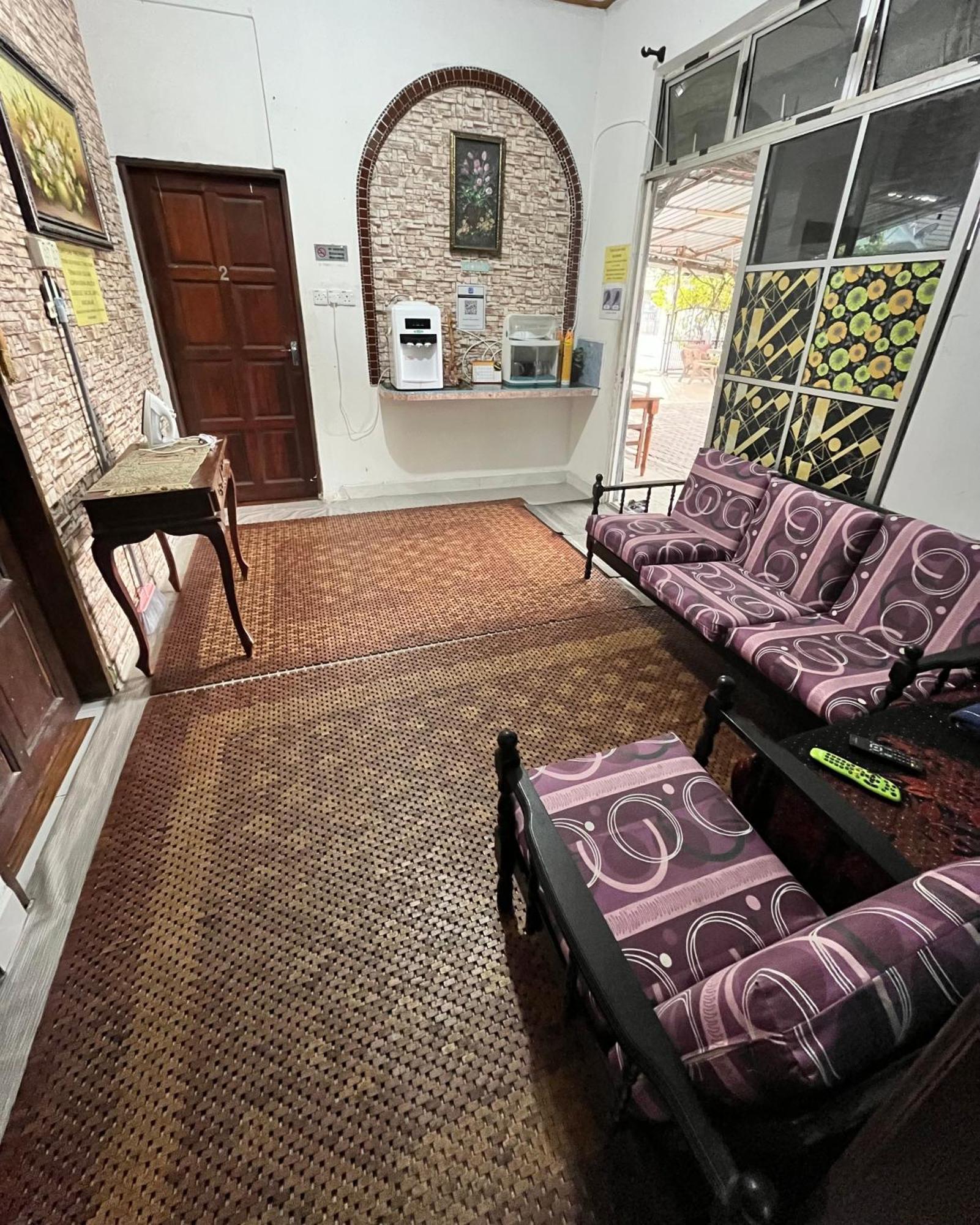 Roomstay Kuala Nerus Gated Parking - 6M To Beach & 15M To Drawbridge Куала Теренгану Екстериор снимка