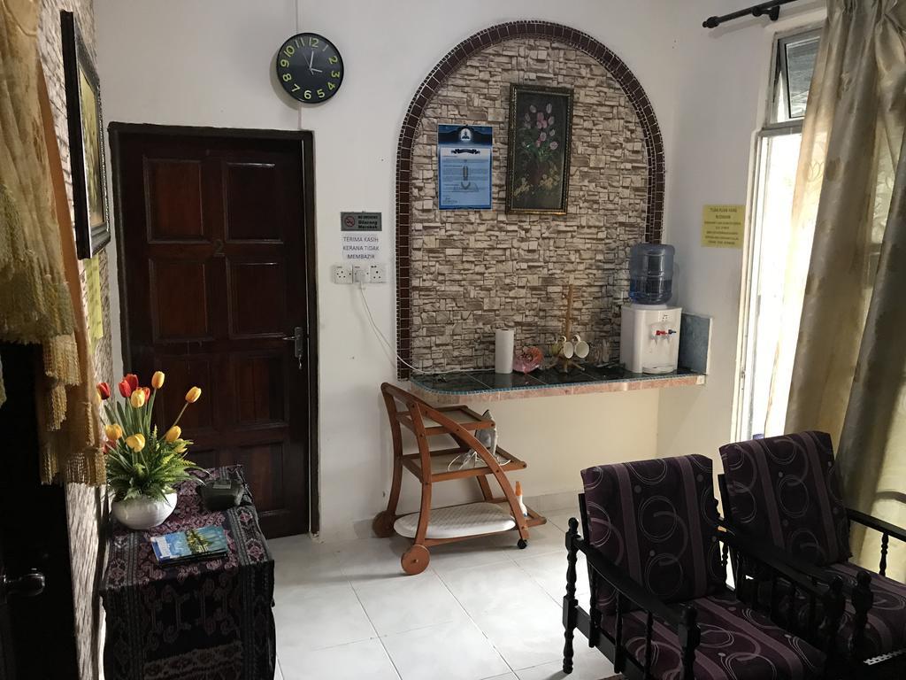 Roomstay Kuala Nerus Gated Parking - 6M To Beach & 15M To Drawbridge Куала Теренгану Екстериор снимка