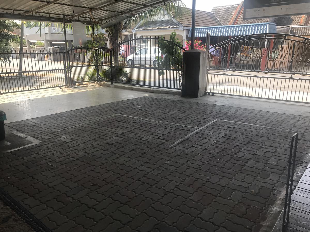 Roomstay Kuala Nerus Gated Parking - 6M To Beach & 15M To Drawbridge Куала Теренгану Екстериор снимка